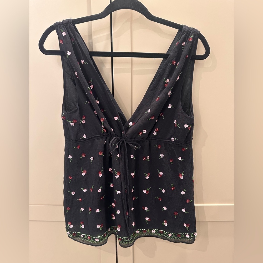 Vintage DKNY silk embroidered sequin top
Y2K 90s